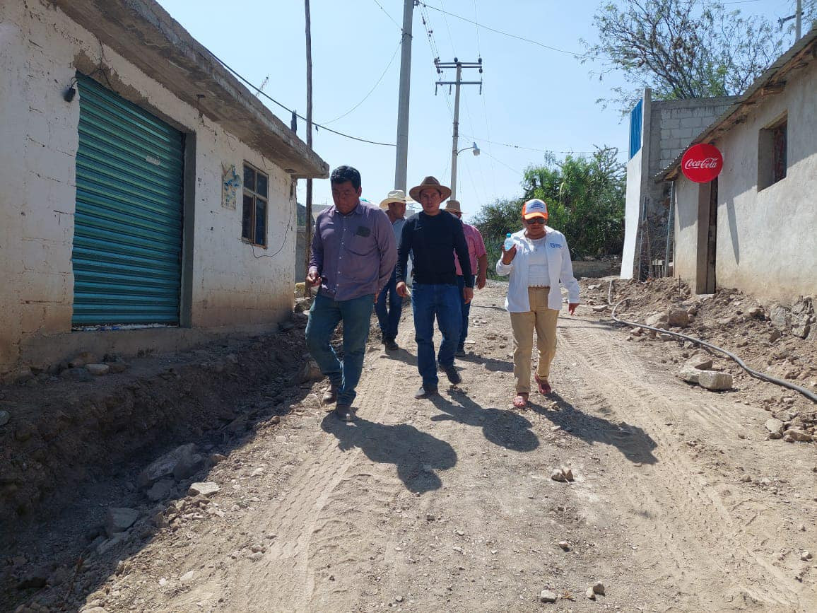 Avance de la construcción del adoquinamiento de la Calle Cazadores