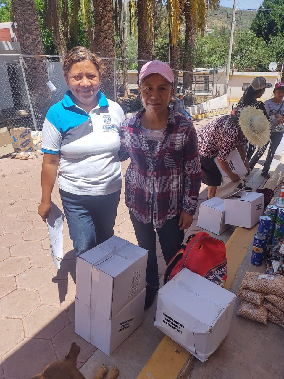 Primera entrega de productos alimentarios en la cabecera municipal