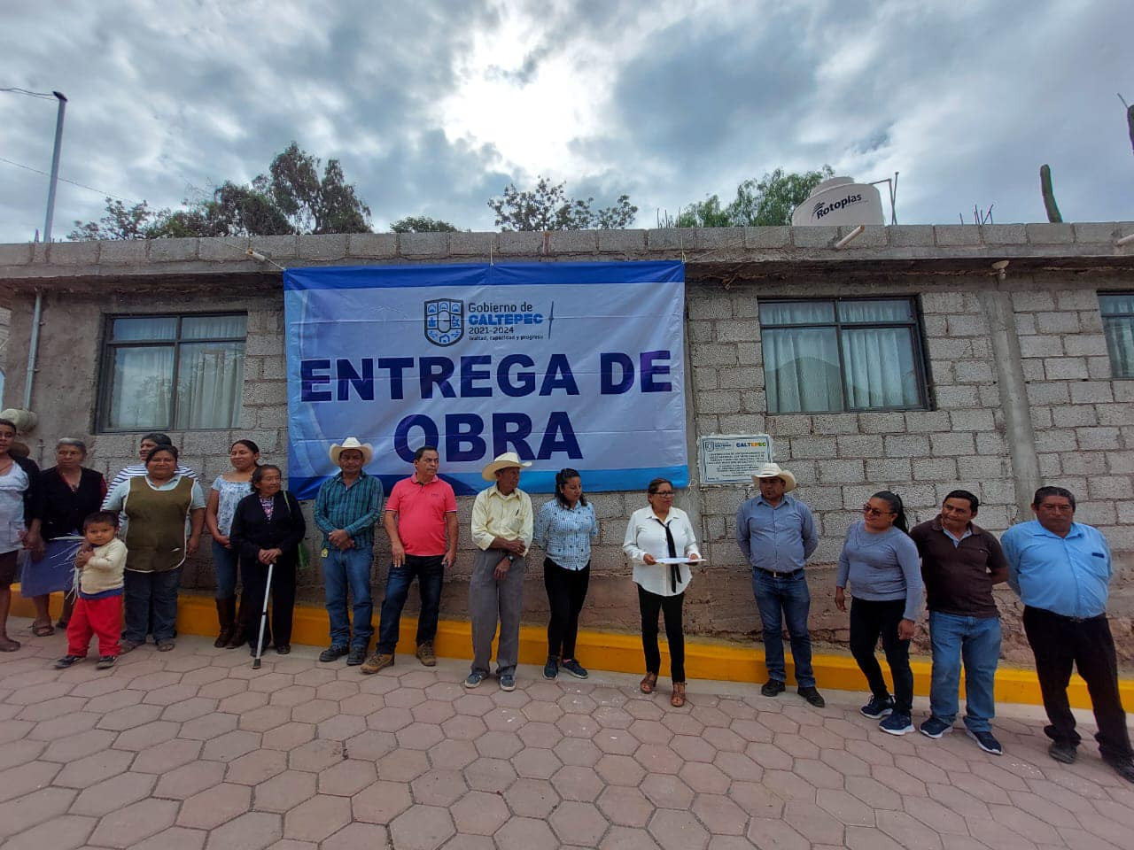 Entrega de Obra: Construcción del adoquinamiento en la calle Nacional Sur